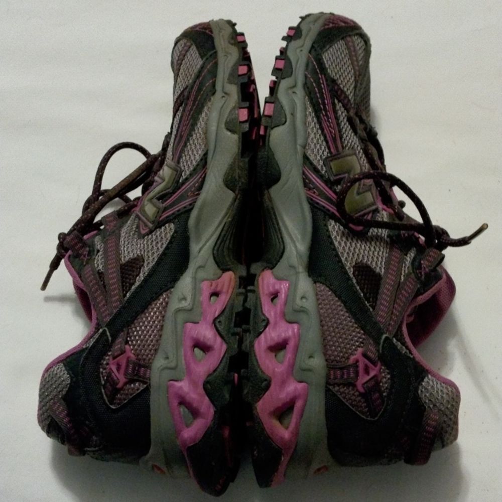 𝅺NEW BALANCE lace up sneakers size 7 - Picture 3 of 9